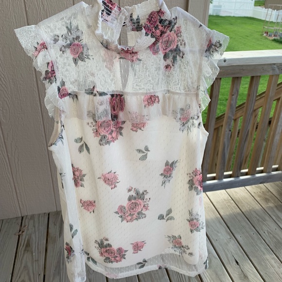 2 Floral Tops - Picture 8 of 8